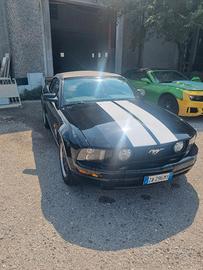Ford Mustang  4.0 V6 Cabrio 