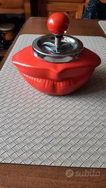 Posacenere in ceramica a forma di Labbra.