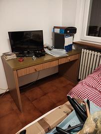 Scrivania vintage 