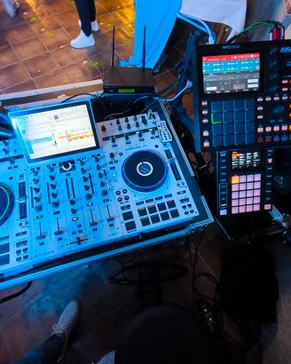 Denon prime 4 Plus. + Akai MPC one 