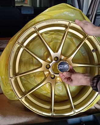 4 cerchi in lega  0Z  leggera  Corsa Oro da 18"