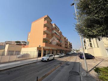 3 LOCALI A BRINDISI