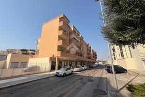 3 LOCALI A BRINDISI