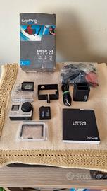 GoPro 4 Hero Silver con accessori