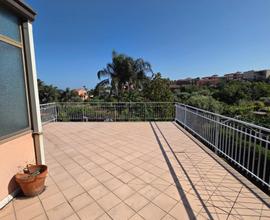 Arredato con giardino e terrazza