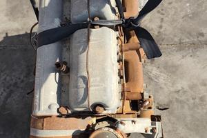 Motore autocarro d'epoca om lupetto anno 1963