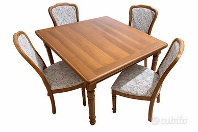 Tavolo in legno allungabile con 4 sedie