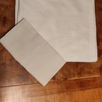tovaglia e tovagliolo di cotone bianco 