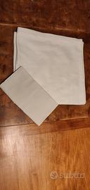 tovaglia e tovagliolo di cotone bianco 