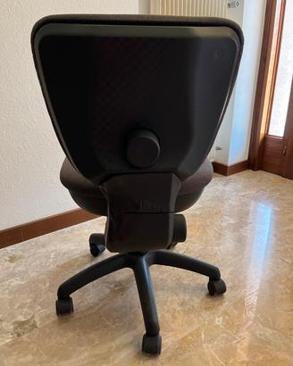 Poltroncina girevole per ufficio