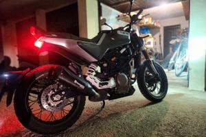 unico proprietaro, utilizzata poco.