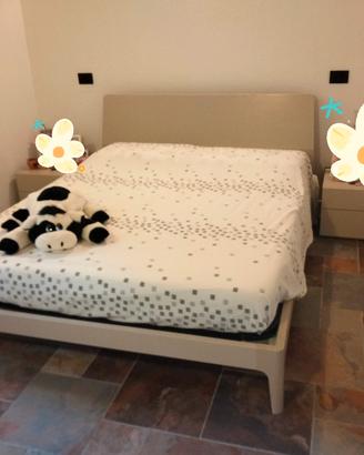 Struttura letto + comodini + rete e materasso 