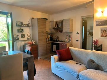 Bilocale con balcone a Brezzo di Bedero