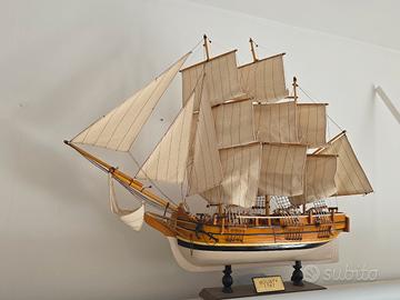Modellino Veliero Bounty in legno