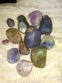 Pietra minerale Corindone zaffiro fiume Ticino