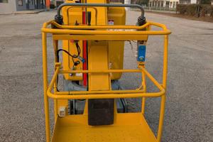 piattaforma a braccio articolato Haulotte star 10