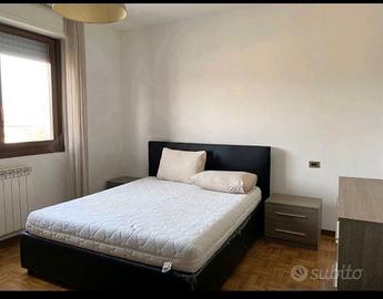 Camera da letto completa in buono stato