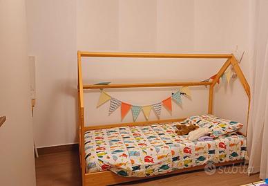 Letto Montessori legno e materasso per bambini