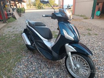 Beverly 300