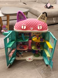 Casa delle bambole di Gabby playset con personaggi