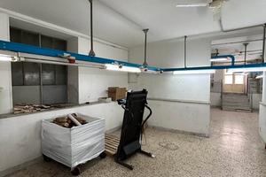 locale solo ed esclusivamente uso deposito