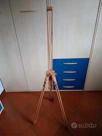 cavalletto treppiede per pittore 