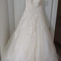 Abito da sposa Pronovias con accessori