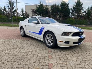 Ford mustang 2012 