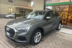 Audi Q3 35 TDI S tronic Business