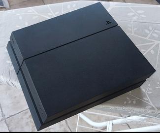 PlayStation 4 + 2 Joystick +18 Giochi

