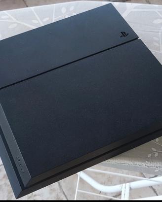 PlayStation 4 + 2 Joystick +18 Giochi

