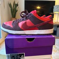 Nike SB Dunk Low Cherry. US 11