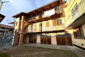 Soluzione bifamiliare in centro ad Albiano d'Ivrea