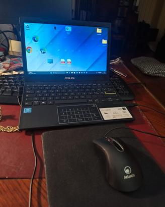 Pc Portatile Asus schermo 14""