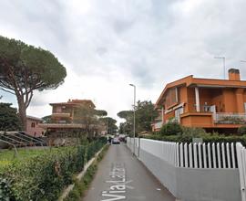 Morena bilocale con balcone