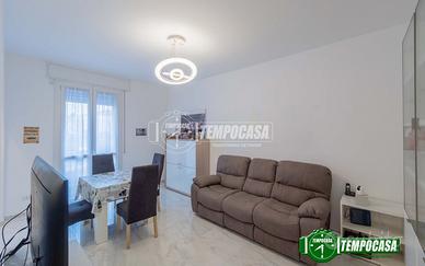 2 locali ristrutturato, con cucina a vista e balco