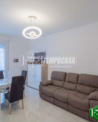 2 locali ristrutturato, con cucina a vista e balco