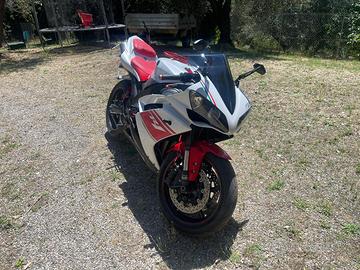 Yamaha R1