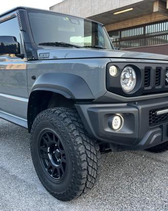 Suzuki Jimny 1.5 5MT Top