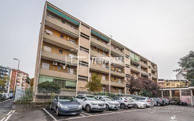 ZONA FONDAZIONE PRADA - BILOCALE INTERAMENTE RISTR