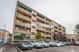 ZONA FONDAZIONE PRADA - BILOCALE INTERAMENTE RISTR