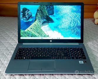 Notebook HP i7 octa-core 8GB SSD-256 NVME .