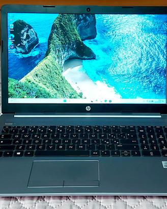 Notebook HP i7 octa-core 8GB SSD-256 NVME .