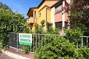 VILLA A SCHIERA A SANTARCANGELO DI ROMAGNA