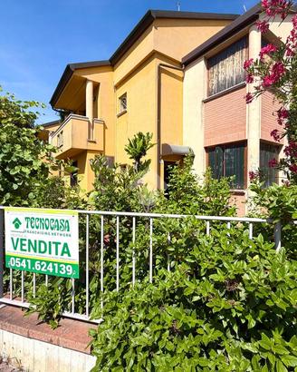 VILLA A SCHIERA A SANTARCANGELO DI ROMAGNA