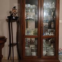 vetrina legno e cristallo 