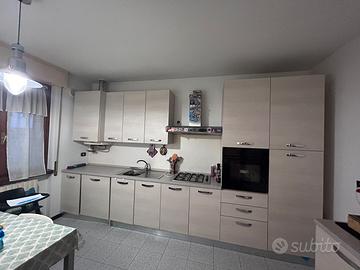 Cucina usata in buone condizioni
