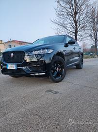 Jaguar F-PACE allestimento R-Sport 2017