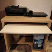 Scrivania con piano estraibile