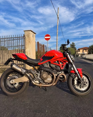Ducati Monster 821